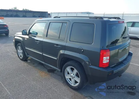 2010 Jeep Patriot Sport из США, поврежденный, VIN 1J4NT1GA0AD647584
